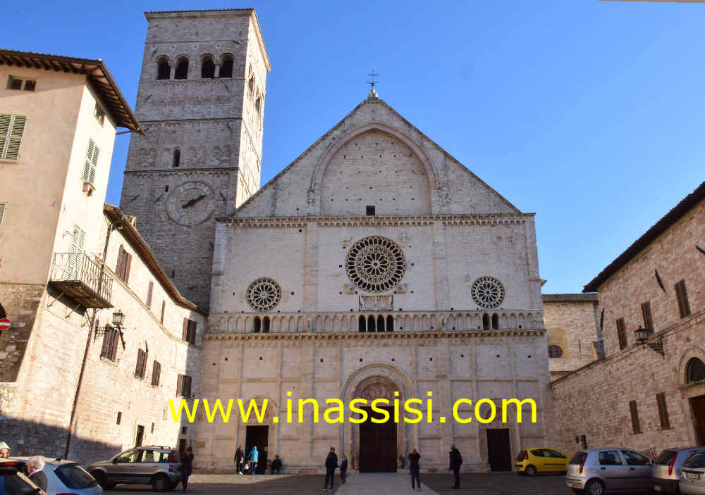 Assisi la Cattedrale di San Rufino
