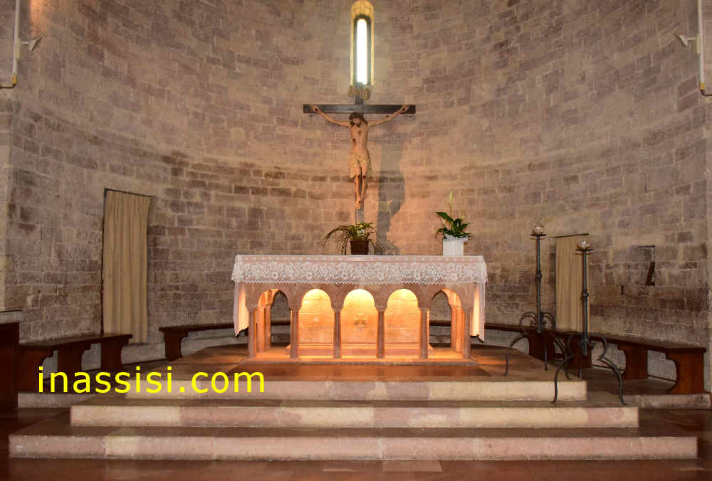 Crocifisso altare maggiore