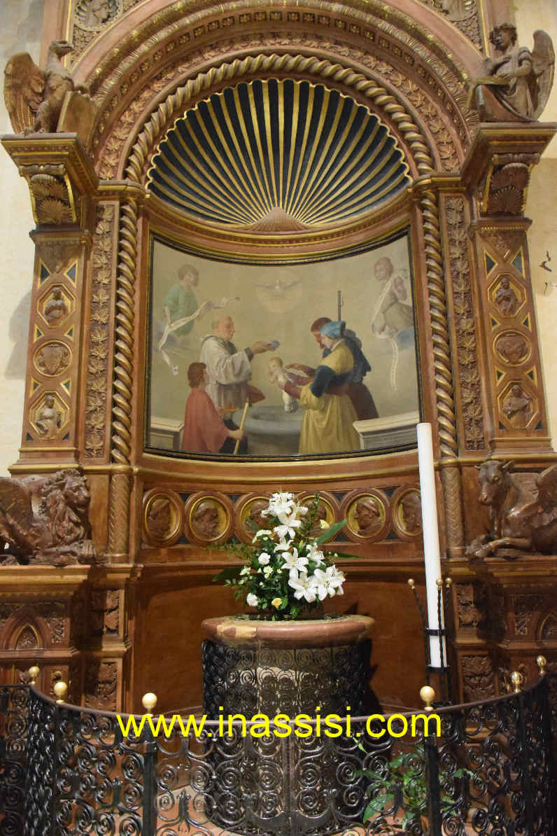 La Fonte Battesimale ove vennero battezzati San Francesco, Santa Chiara, San Gabriele dell'Addolorata e Federico II